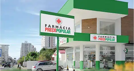 2016 • Passamos de 5000 colaboradores;  • Alcançamos o marco de 400 lojas na rede.
