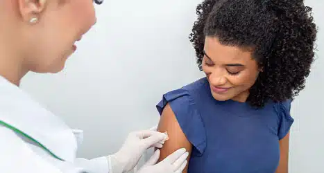 2023 • Mais de 640 lojas nos estados SC, PR, RS, MS e SP;  • Mais de 200 lojas com espaços voltados para o cuidado com a saúde e bem-estar de nossos clientes;